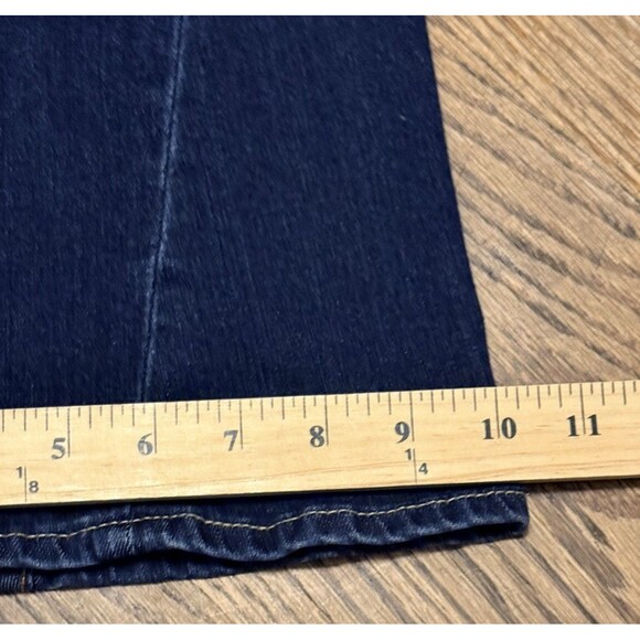 True Religion Women's Jean Pants Joey Flare Jeans Low-Rise Size 28 (32 Waist) - Picture 9 of 13